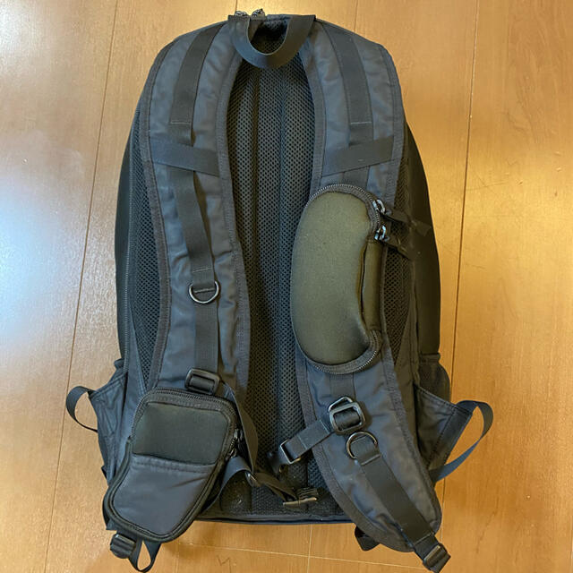 HEADPORTER(ヘッドポーター)のHEADPORTER BLACKBEAUTY LAPTOP DAYPACK[L] メンズのバッグ(バッグパック/リュック)の商品写真