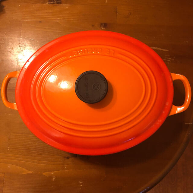 LE CREUSET(ルクルーゼ)のル・クルーゼ　両手鍋　オーバル27 オレンジ インテリア/住まい/日用品のキッチン/食器(鍋/フライパン)の商品写真