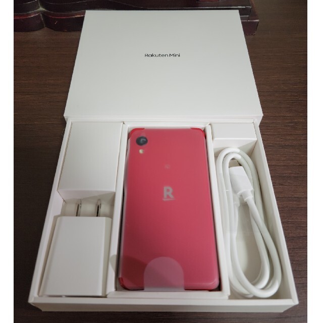 Rakuten(ラクテン)のRakuten Mini C330 レッド 赤 スマホ/家電/カメラのスマートフォン/携帯電話(スマートフォン本体)の商品写真