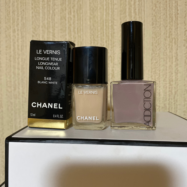 CHANEL(シャネル)のシャネルヴェルニ548•アディクション047 コスメ/美容のネイル(マニキュア)の商品写真