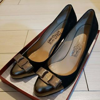 サルヴァトーレフェラガモ(Salvatore Ferragamo)のFerragamo　9C　パンプス(ハイヒール/パンプス)