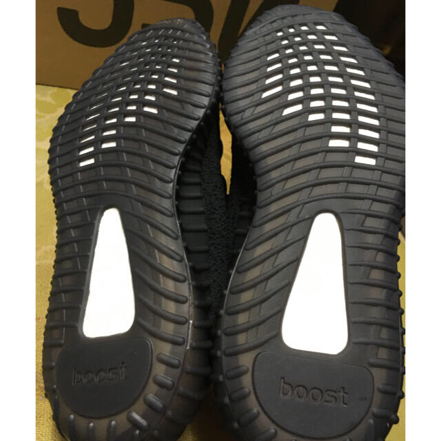 adidas(アディダス)のadidas YEEZY BOOST 350 V2【Black Red】 メンズの靴/シューズ(スニーカー)の商品写真