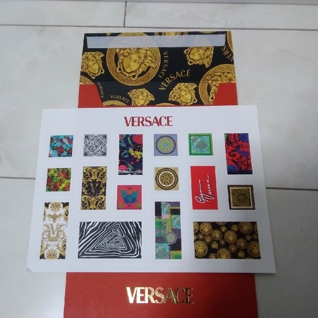 VERSACE(ヴェルサーチ)の【非売品】ヴェルサーチ　デザインシール エンタメ/ホビーの美術品/アンティーク(絵画/タペストリー)の商品写真