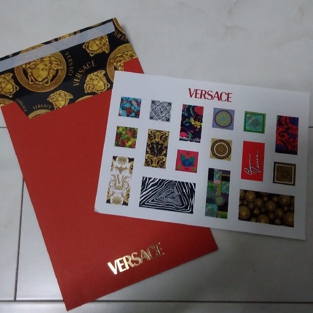 VERSACE(ヴェルサーチ)の【非売品】ヴェルサーチ　デザインシール インテリア/住まい/日用品の文房具(シール)の商品写真