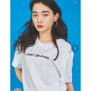 トミー(TOMMY)のTOMMY JEANS ベーシック刺繍ロゴTシャツ(Tシャツ(半袖/袖なし))