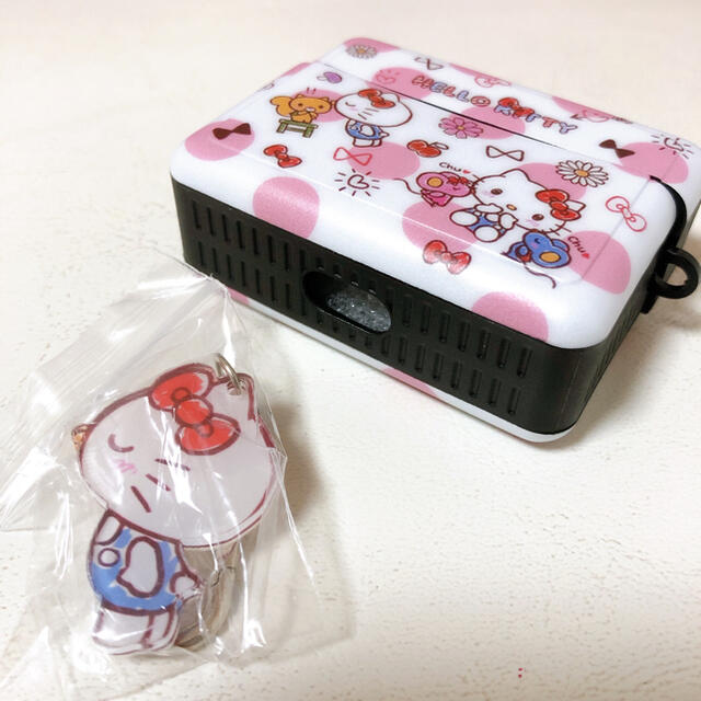 ハローキティ(ハローキティ)の新品　ケース　Airpods pro  キャラクター　サンリオ　キティ　未使用 スマホ/家電/カメラのオーディオ機器(ヘッドフォン/イヤフォン)の商品写真