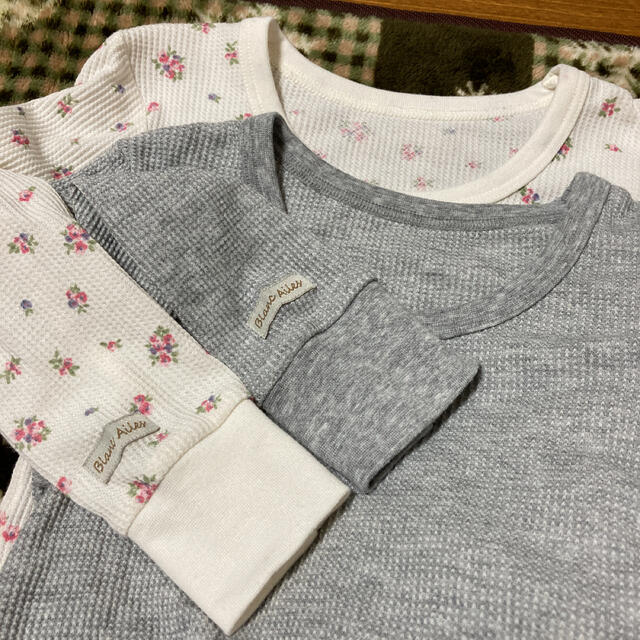 しまむら(シマムラ)の＜536＞双子ワッフル肌着120サイズ キッズ/ベビー/マタニティのキッズ服女の子用(90cm~)(Tシャツ/カットソー)の商品写真