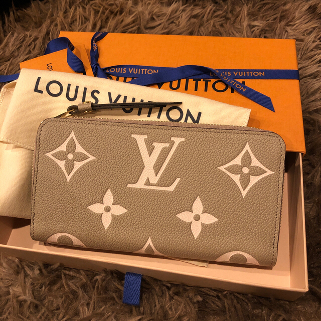 LOUIS VUITTON - ルイヴィトン　ジッピーウォレット　完売品