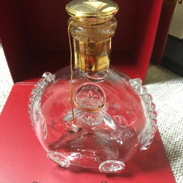 Baccarat(バカラ)のルイ13世 空き瓶 箱付き 美品 観音開き 食品/飲料/酒の酒(ブランデー)の商品写真