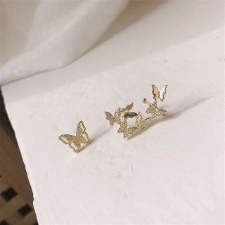 スタージュエリー(STAR JEWELRY)のasymmetric butterflies pierce ◯s925 post(ピアス)