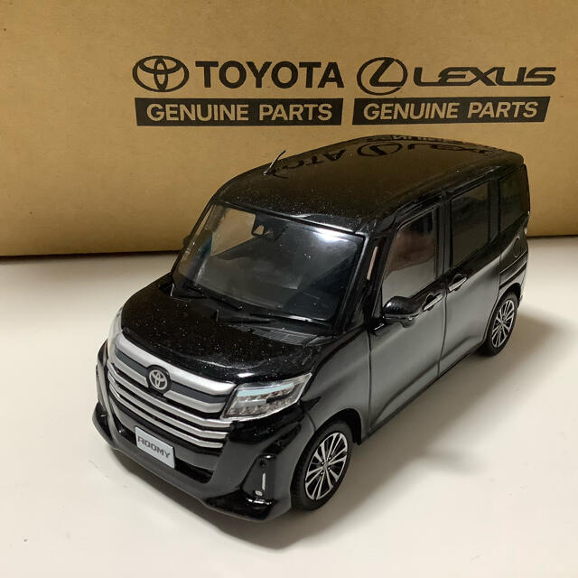 トヨタ　ミニカー　非売品　ルーミー