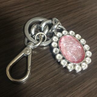 ミュウミュウ(miumiu)のMIUMIU クリスタルビジュー キーホルダー(キーホルダー)