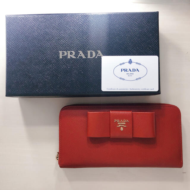 PRADA サファーノ リボン レッド