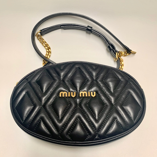 美品 miumiu ソフトレザー チェーンバッグ