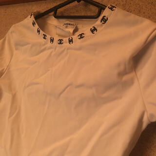 シャネル(CHANEL)のCHANEL ホワイト　シャツ(Tシャツ(半袖/袖なし))