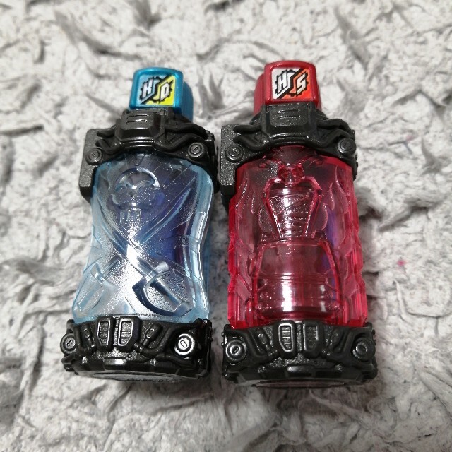 BANDAI(バンダイ)の【さとしさん専用】仮面ライダービルド ♡ フルボトル  エンタメ/ホビーのフィギュア(特撮)の商品写真