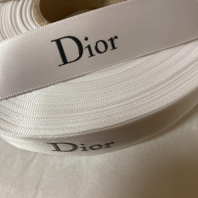 Christian Dior(クリスチャンディオール)のDior/ホワイトリボン✨幅2㎝×1m【正規品】 インテリア/住まい/日用品のオフィス用品(ラッピング/包装)の商品写真