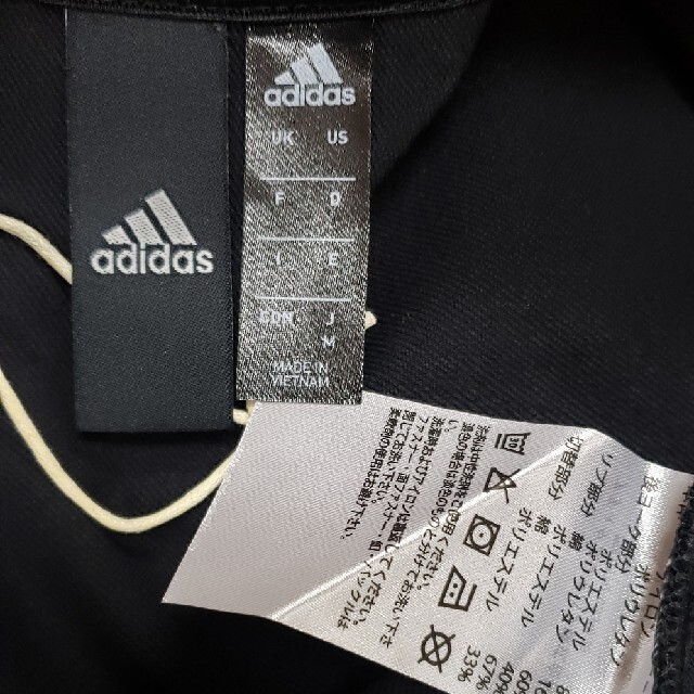 adidas(アディダス)のアディダス　ワッペンバッチショートジャケット　新品 レディースのジャケット/アウター(その他)の商品写真