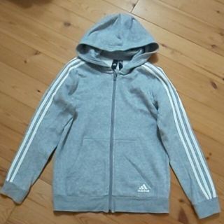 アディダス(adidas)のMi ハンドメイド様専用 adidas 裏起毛パーカー 160(ジャケット/上着)