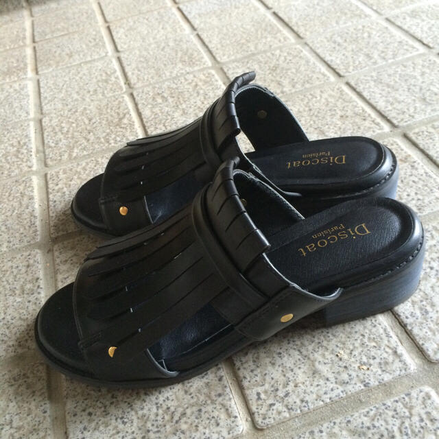 Discoat(ディスコート)のフリンジサンダル レディースの靴/シューズ(サンダル)の商品写真