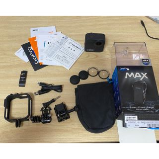 ゴープロ(GoPro)のGoProMAX ほぼ新品保証書＋枠保護カバー＋バッテリーカバー＋粘着マウント(ビデオカメラ)