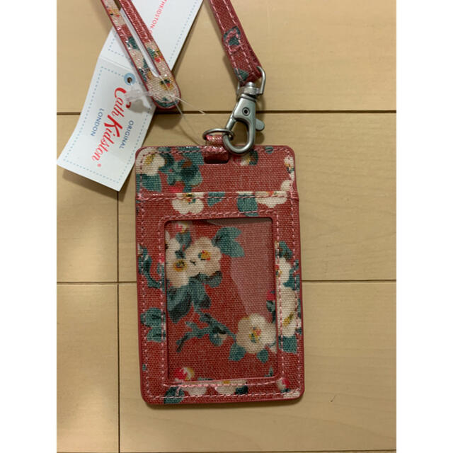 Cath Kidston(キャスキッドソン)の『新品』キャスキッドソンパスケース レディースのファッション小物(名刺入れ/定期入れ)の商品写真