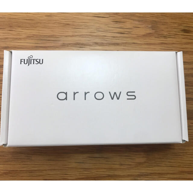 富士通(フジツウ)のarrows RX  ホワイト　32G スマホ/家電/カメラのスマートフォン/携帯電話(スマートフォン本体)の商品写真
