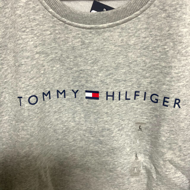 TOMMY HILFIGER 【新品・L】TOMMY HILFIGER トレーナー グレーの通販 by AZA's shop｜トミー ヒルフィガーならラクマ