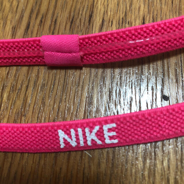 NIKE(ナイキ)のヘッドバンド スポーツ/アウトドアのスポーツ/アウトドア その他(その他)の商品写真