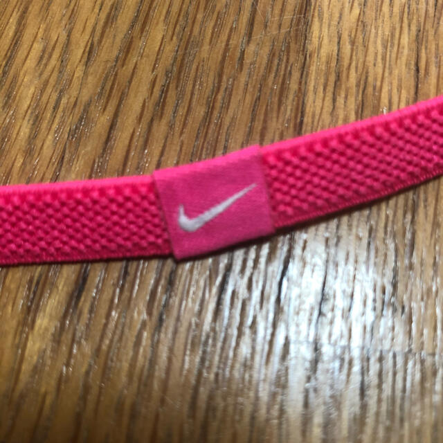 NIKE(ナイキ)のヘッドバンド スポーツ/アウトドアのスポーツ/アウトドア その他(その他)の商品写真