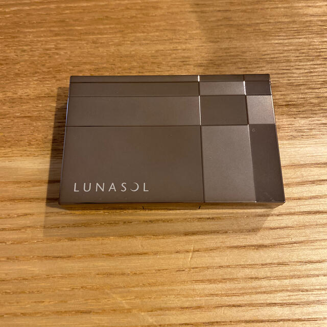 LUNASOL(ルナソル)のルナソル　スタイリングアイゾーンコンパクト01 コスメ/美容のベースメイク/化粧品(パウダーアイブロウ)の商品写真