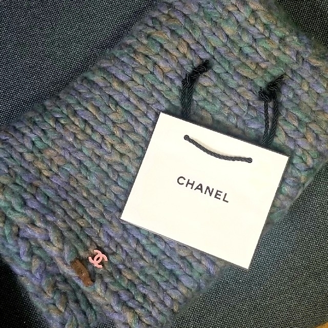 CHANEL(シャネル)の目玉‼️激安セール！シャネルCHANELボリュームスヌード★正規品中古良品 レディースのファッション小物(スヌード)の商品写真