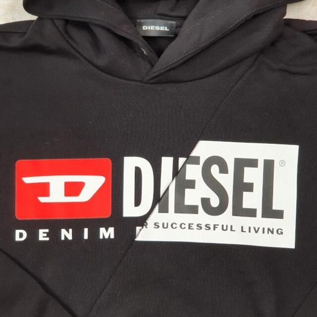 DIESEL(ディーゼル)の【新品・未使用】DIESELKIDSダブルロゴプリントパーカー黒16Y キッズ/ベビー/マタニティのキッズ服男の子用(90cm~)(ジャケット/上着)の商品写真