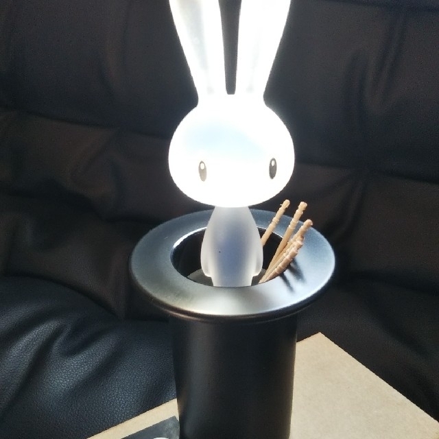 ALESSI(アレッシィ)の【新品】ALESSI(アレッシィ) 爪楊枝入れ Magic Bunny インテリア/住まい/日用品のキッチン/食器(収納/キッチン雑貨)の商品写真