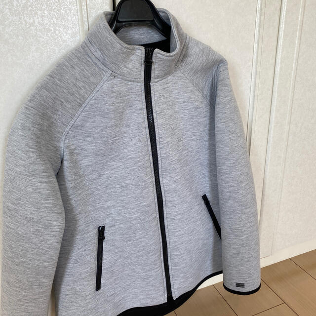 TOMMY HILFIGER(トミーヒルフィガー)の中古　TOMMY HILFIGER 2wayアウター レディースのジャケット/アウター(ブルゾン)の商品写真