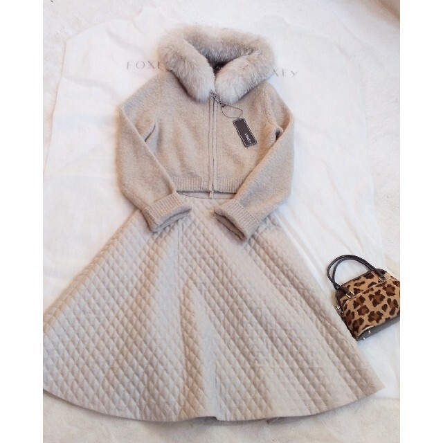 代引き人気 FOXEY - フォクシー Knit Parka Hoodie Puff&マカロン