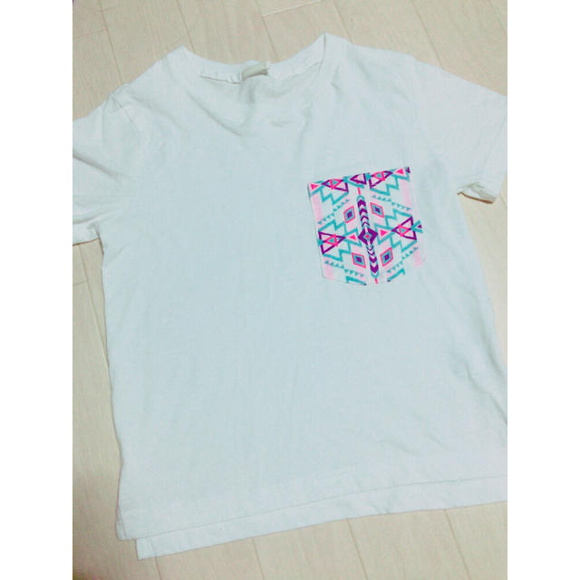 GU(ジーユー)の白 Tシャツ レディースのトップス(Tシャツ(半袖/袖なし))の商品写真