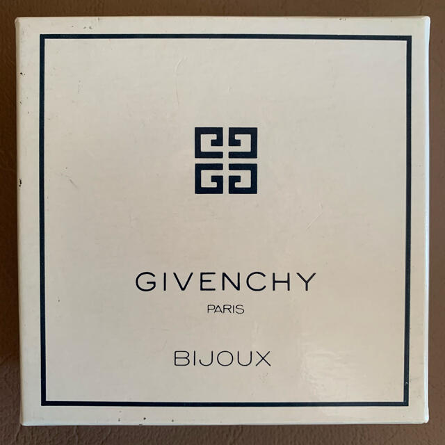 GIVENCHY(ジバンシィ)の【ましろんっ様専用】 レディースのアクセサリー(イヤリング)の商品写真