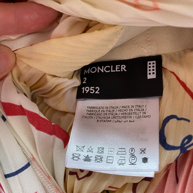 カテゴリ⓬ MONCLER ダウンの通販 by とも's shop｜モンクレールならラクマ - モンクレール大人気プリーツスカート パーカー ❂なっていま