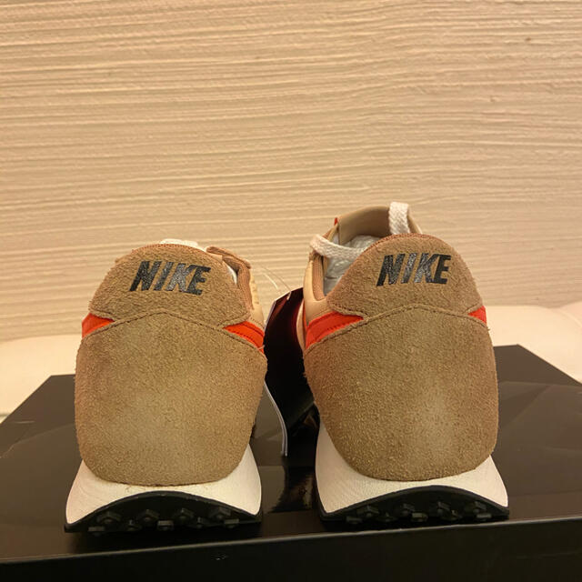 NIKE(ナイキ)の30cm ナイキ デイブレイク ベガス ゴールド カレッジオレンジ  ホワイト メンズの靴/シューズ(スニーカー)の商品写真