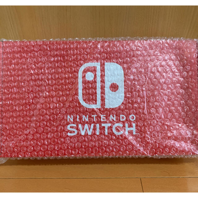 Nintendo Switch(ニンテンドースイッチ)の限定品未使用Nintendo Switchネオンイエロー/ブルーストラップ 2本 エンタメ/ホビーのゲームソフト/ゲーム機本体(家庭用ゲーム機本体)の商品写真