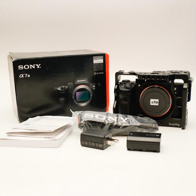 SONY(ソニー)のれいママ様 α7iii SmallRigケージ HDMIケーブルクランプ付き スマホ/家電/カメラのカメラ(ミラーレス一眼)の商品写真