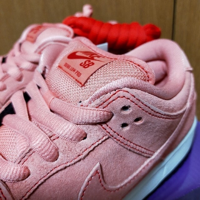 NIKE(ナイキ)の23.5cm NIKE SB DUNK LOW PRO PRM PINK PIG メンズの靴/シューズ(スニーカー)の商品写真