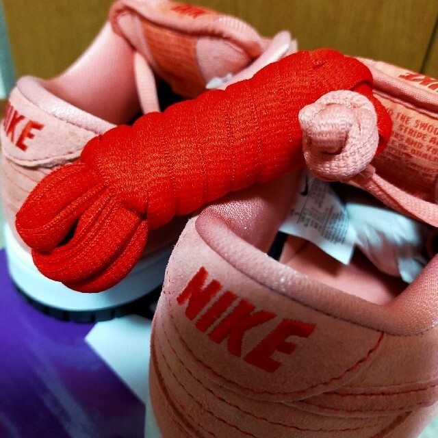 NIKE(ナイキ)の23.5cm NIKE SB DUNK LOW PRO PRM PINK PIG メンズの靴/シューズ(スニーカー)の商品写真