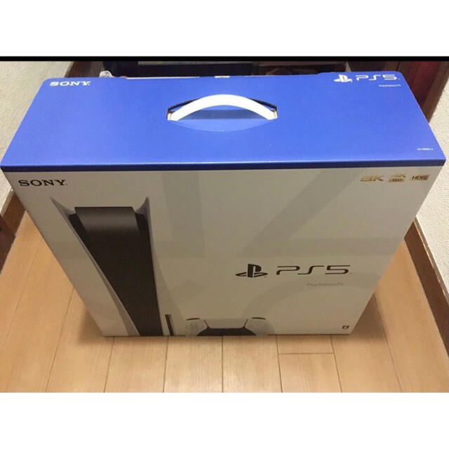 PlayStation(プレイステーション)の⭐︎新品⭐︎未開封⭐︎PS5⭐︎本体ディスクドライブ搭載モデル エンタメ/ホビーのゲームソフト/ゲーム機本体(家庭用ゲーム機本体)の商品写真