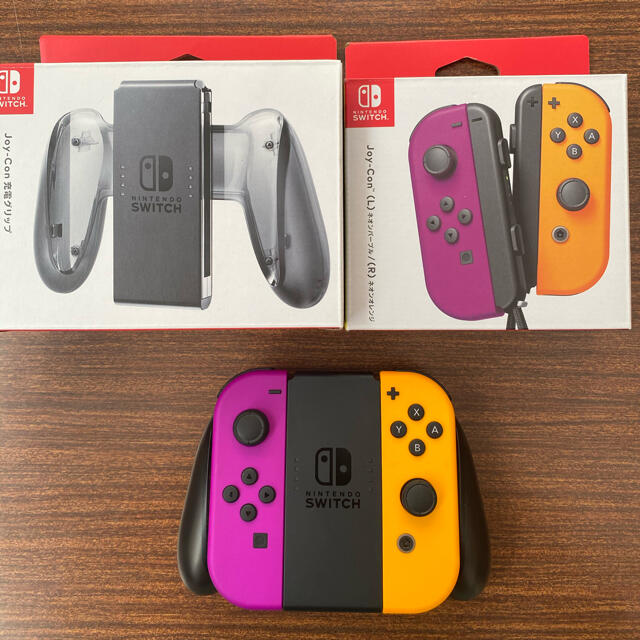 Nintendo Switch(ニンテンドースイッチ)の☆美品、中古品☆ Joy-Con+充電グリップ　switch エンタメ/ホビーのゲームソフト/ゲーム機本体(家庭用ゲーム機本体)の商品写真