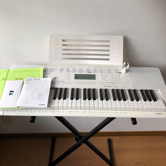 美品　カシオCASIO LK-211 電子ピアノ　スタンド付