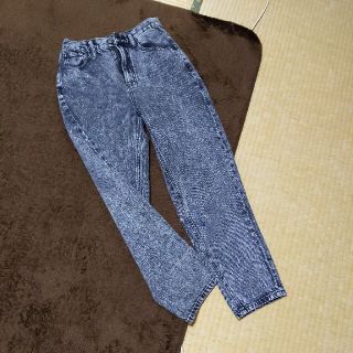 ユニクロ(UNIQLO)のハイウエストマムジーンズ　グレー　S(デニム/ジーンズ)