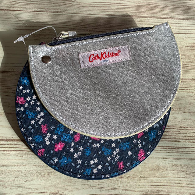 Cath Kidston(キャスキッドソン)の【あああちゃ様専用】キャスキッドソン　コインケース　メイクアップポーチ レディースのファッション小物(財布)の商品写真