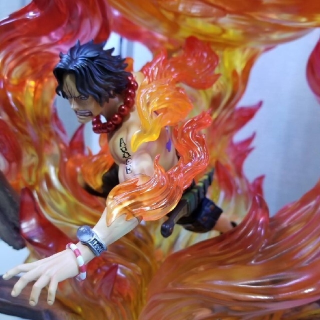 ワンピース ガレージキット ポートガス・D・エース フィギュアの ワンピース ガレージキット ポートガス・D・エース フィギュアの
